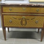 562 4096 CHEST OF DRAWERS